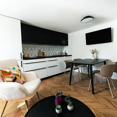 Mojca'S Nest Apartment Menges Exterior photo